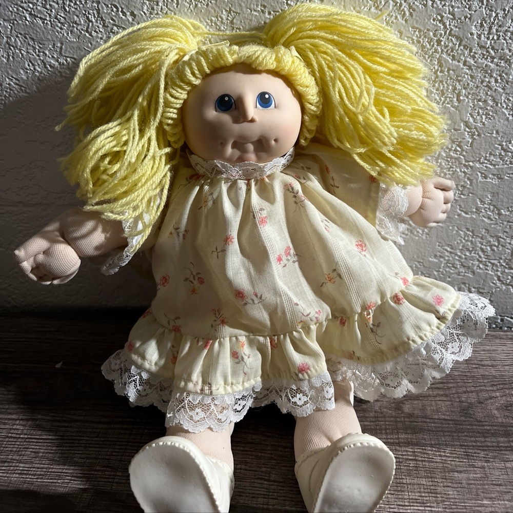 Vintage 1984 original NM Thomas doll with original clothing